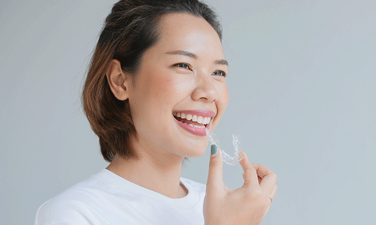 ストレスなく自然で美しい歯並びを